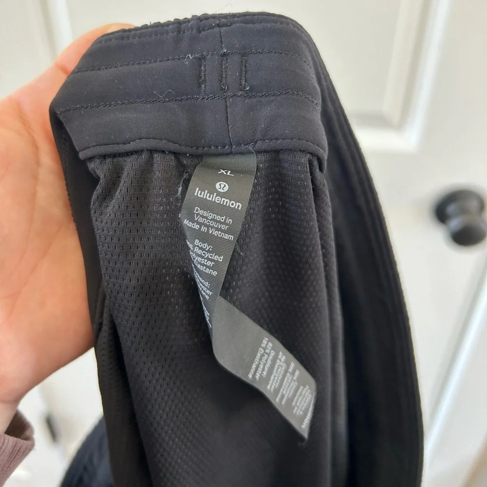 Lululemon Channel Cross Short *7